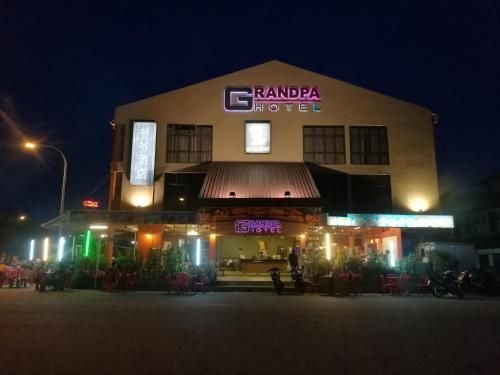 แกรนด์พา โฮเต็ล (Grandpa Hotel)1