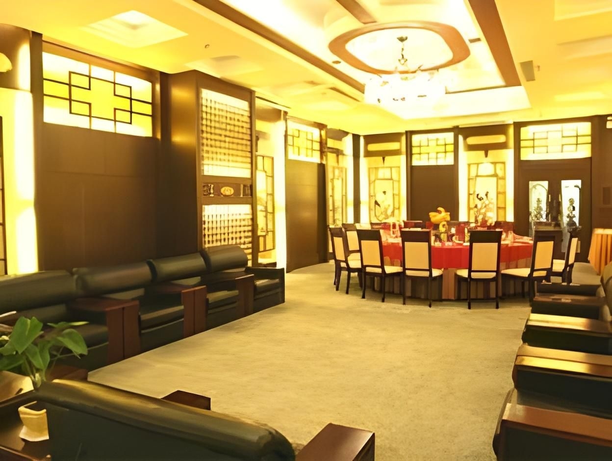 โรงแรมอีโคโนมิค เทรด (Economic Trade Hotel)4