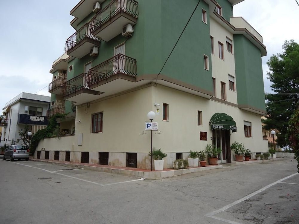 Hotel Riviera2