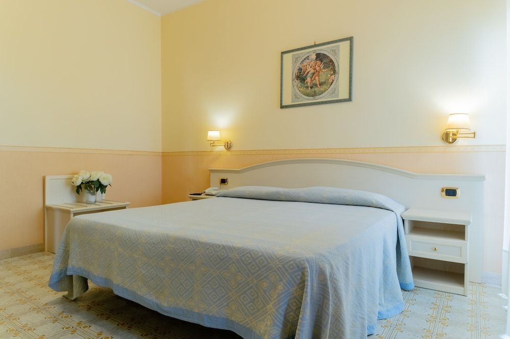 Hotel Riviera0