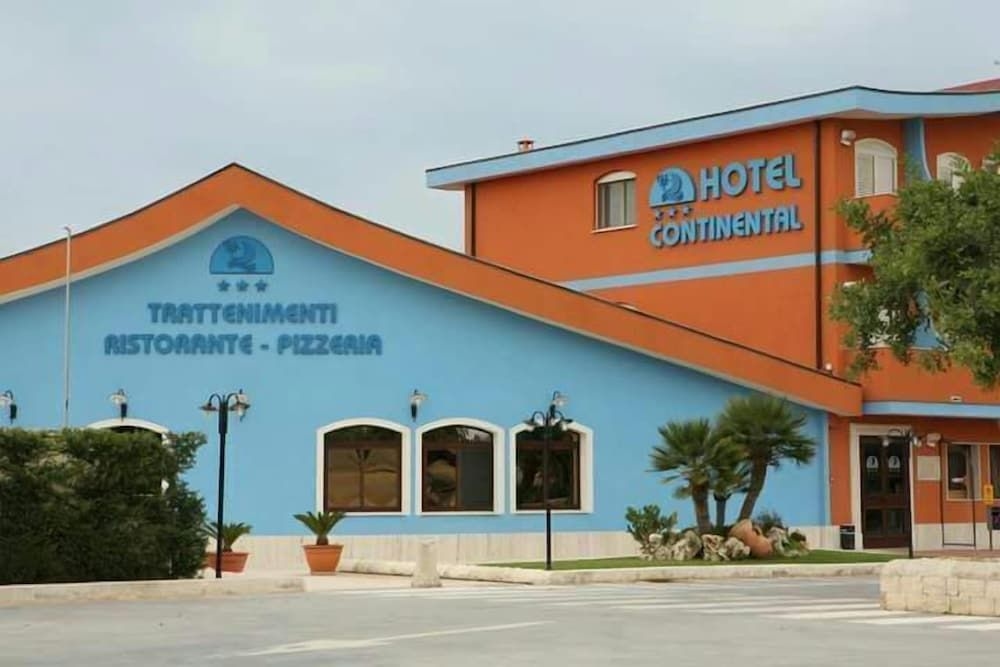 Hotel Continental0