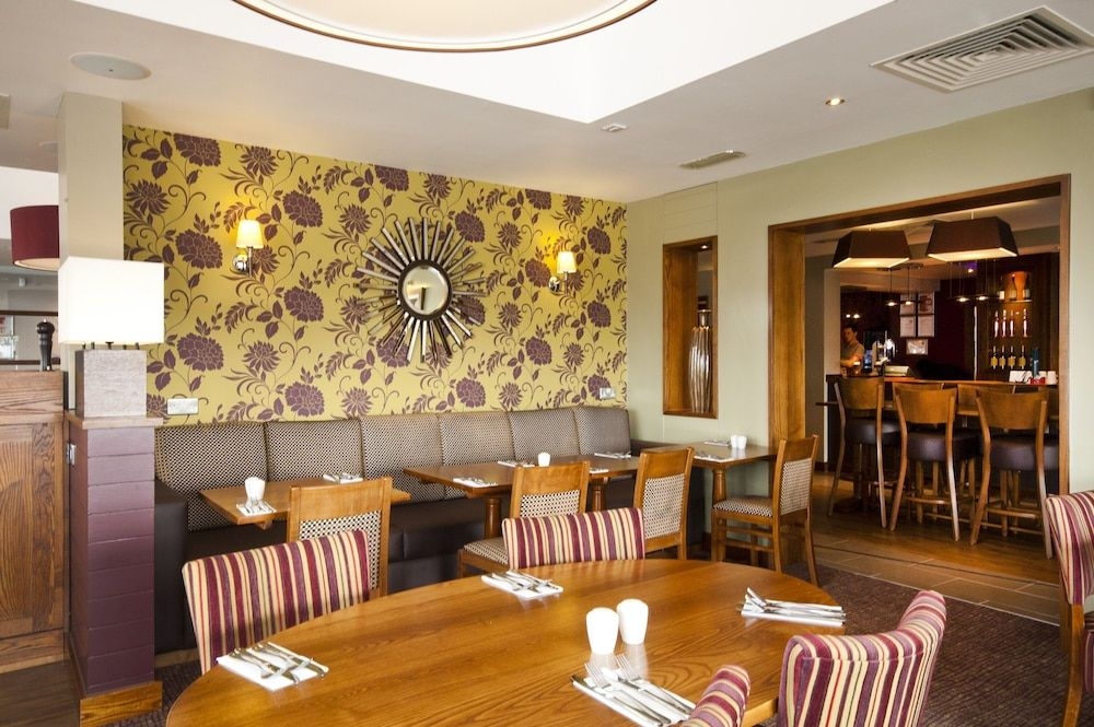 Premier Inn Edinburgh Airport (Newbridge)4