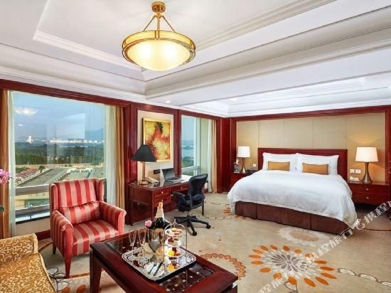 Lakeview Xuanwu Hotel1