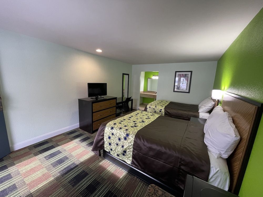 Bowers Hill Inn4