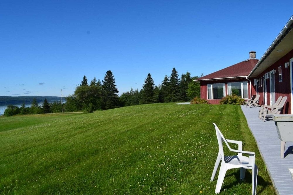 Baddeck Inn3