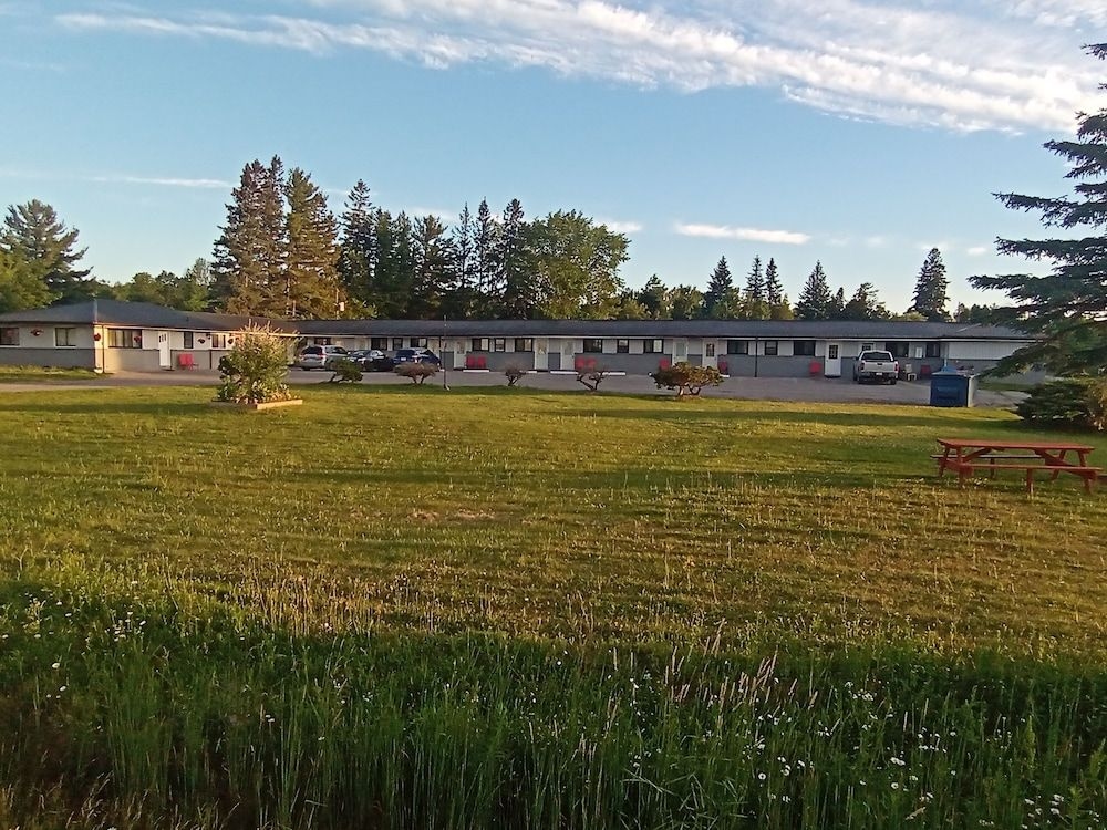 Nite Owl Motel1