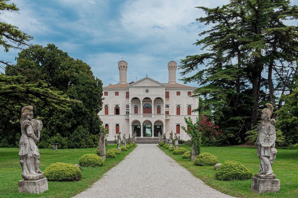 Castello Di Roncade1