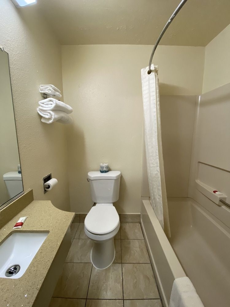 Passport Inn Wrightstown3