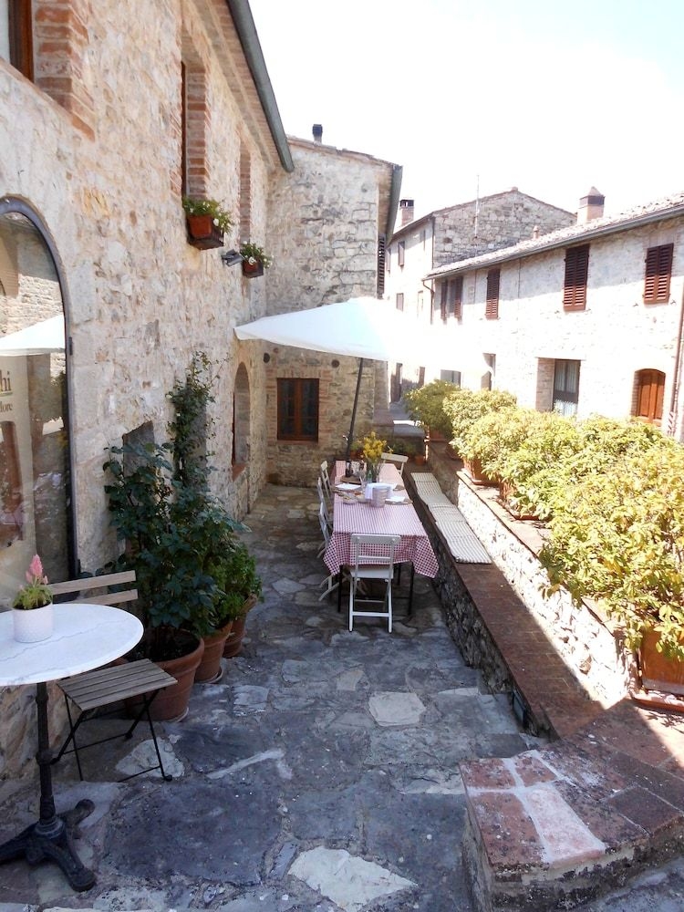 B&B Borgolecchi0
