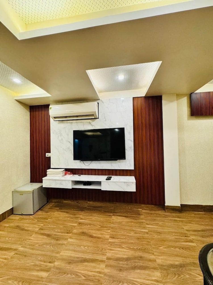 Dayal Regency1
