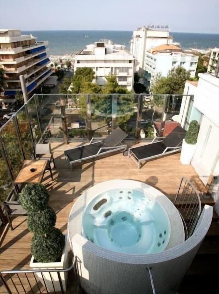 Hotel Fantasy0