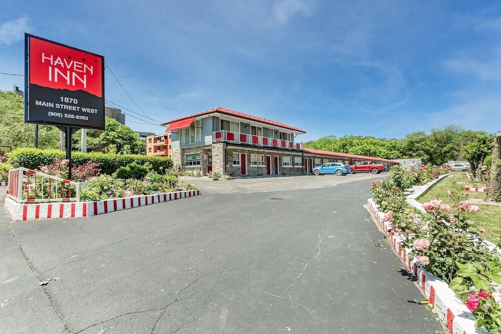 Hamilton Inn1