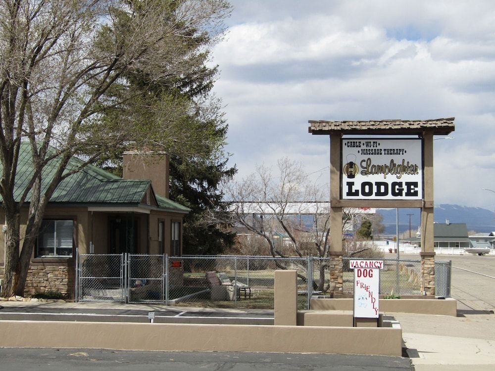 Lamplighter Lodge4