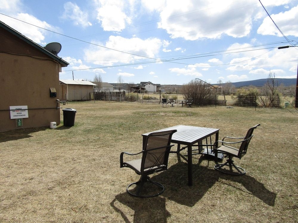 Lamplighter Lodge2
