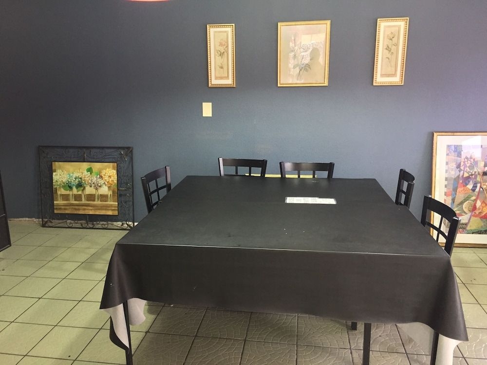 Budget Inn Temple3