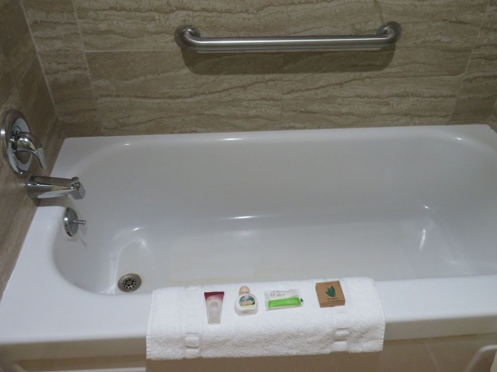 Royal Crest Motel3