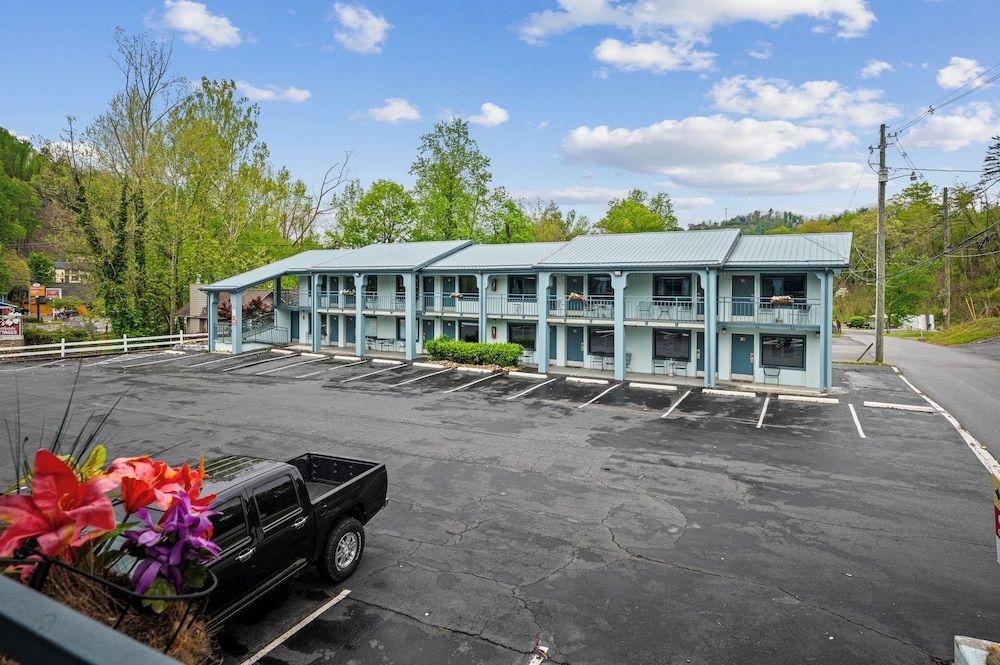 Country Town N' Suites2