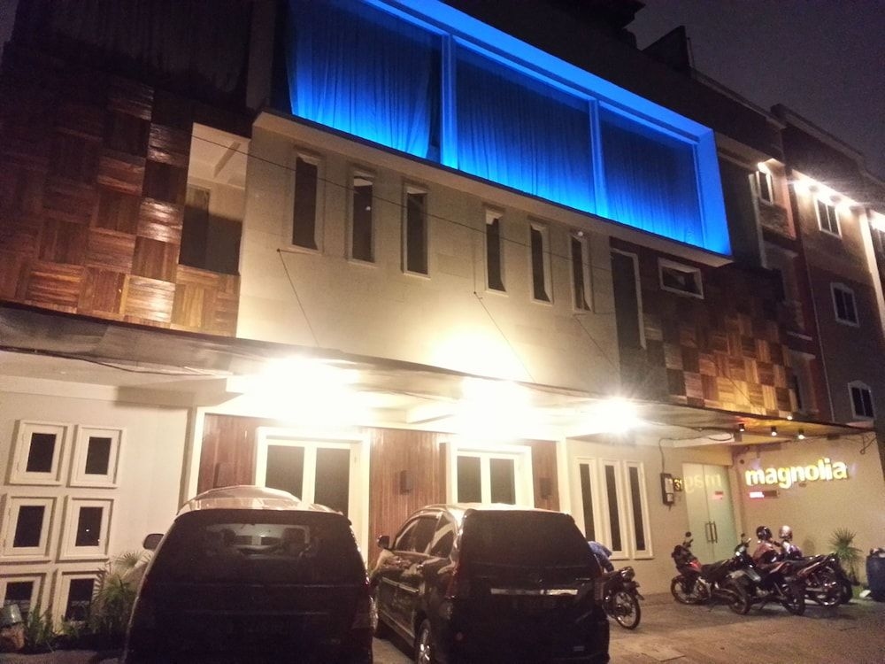 Magnolia Hotel1