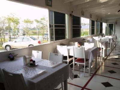 โรงแรมชมดาว (Chomdao Hotel)1