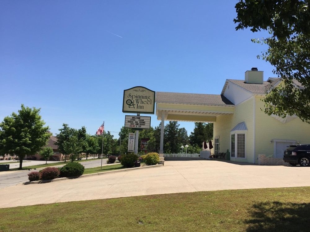 Spinning Wheel Inn2