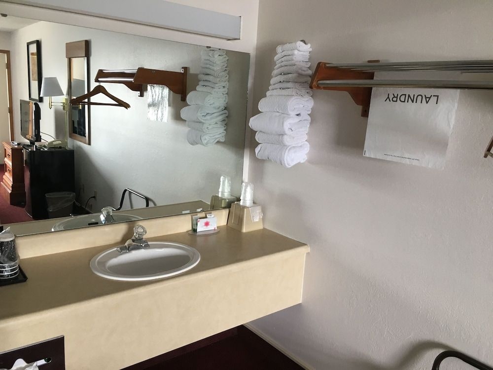 Twelve Oaks Inn4