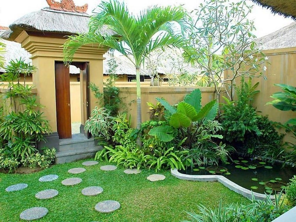 The Halcyon Villas0