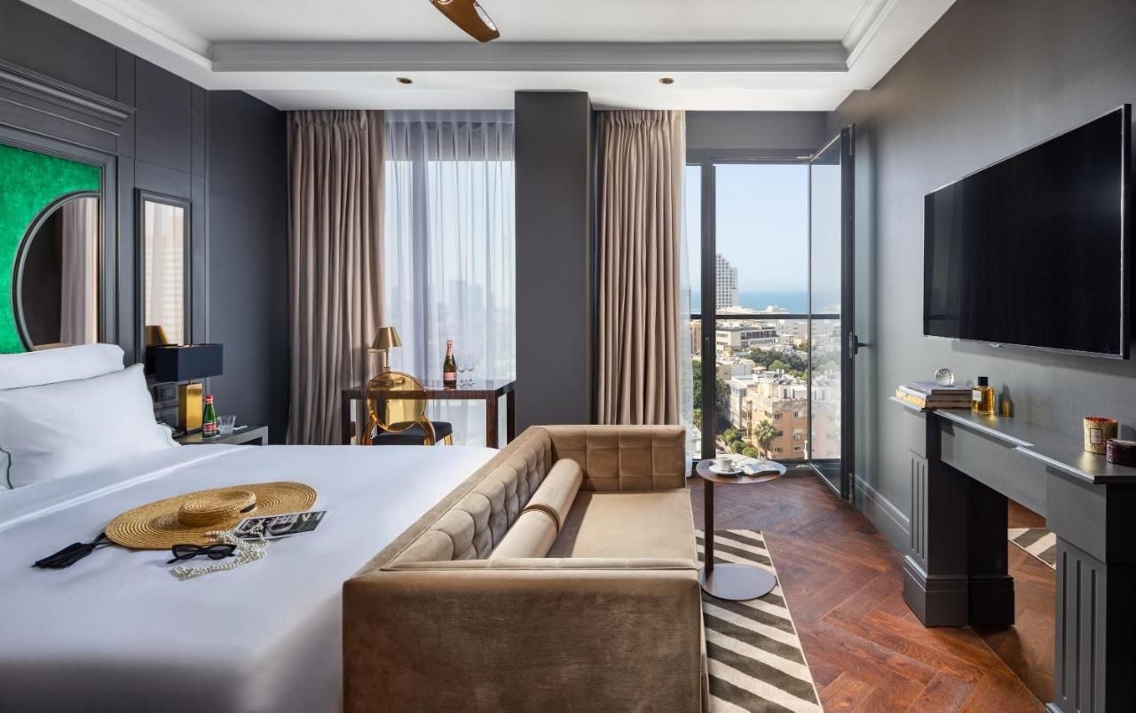 Deborah Hotel4