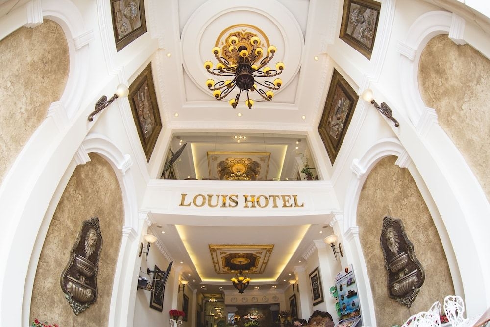 Louis Hotel0