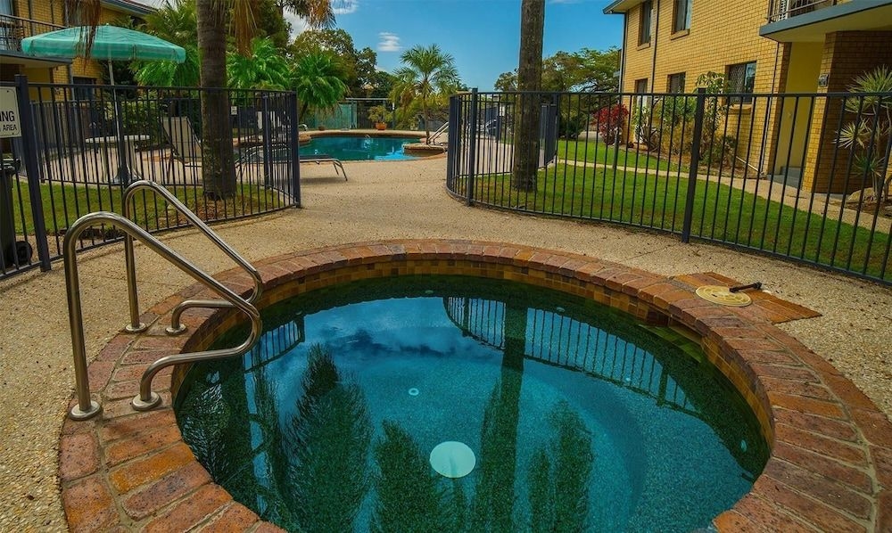 Jadon Place Holiday Apartments3