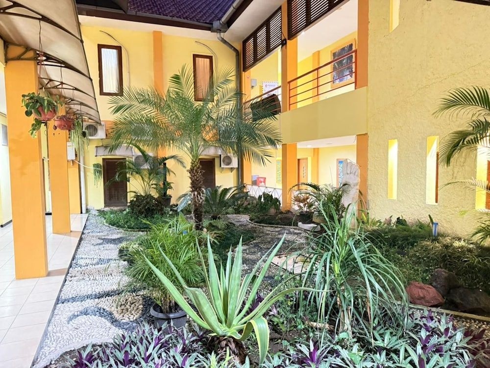 Pondok Jatim Park Hotel & Cafe1