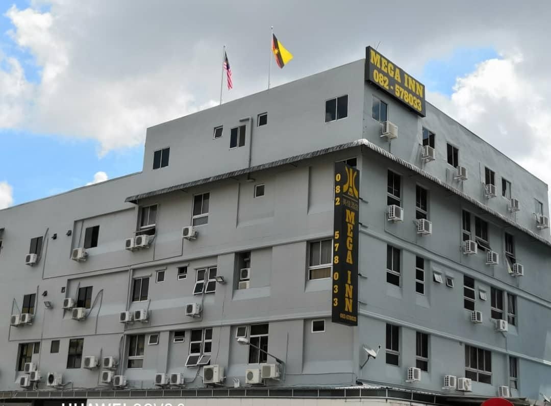 Mega Inn0