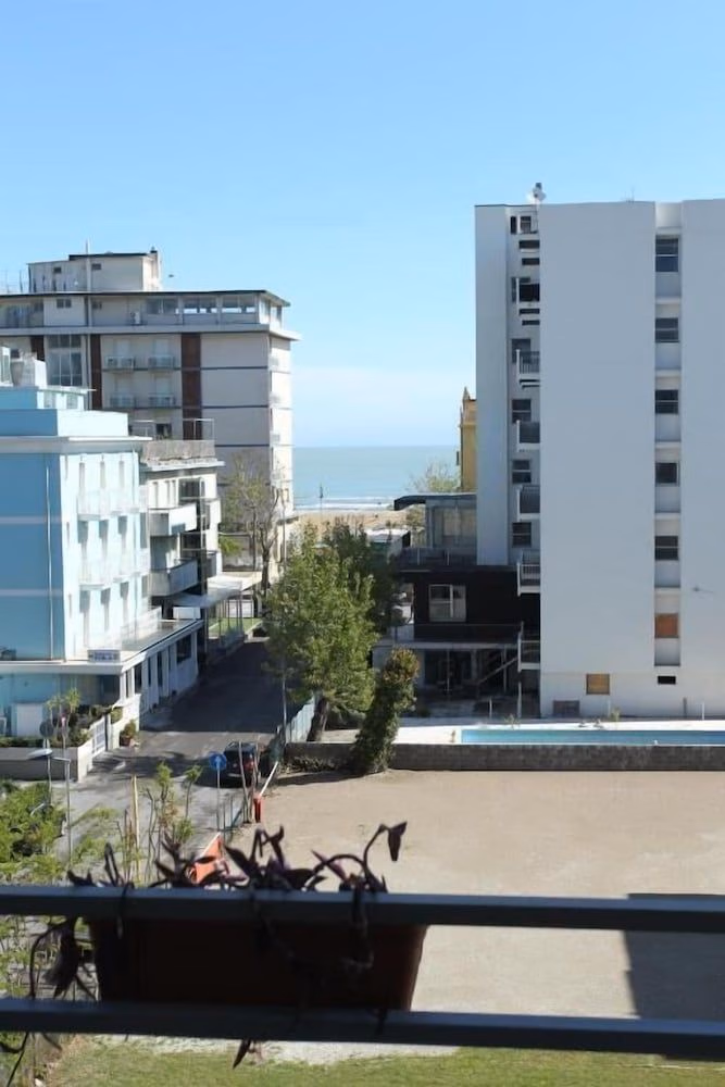 Mini Hotel0
