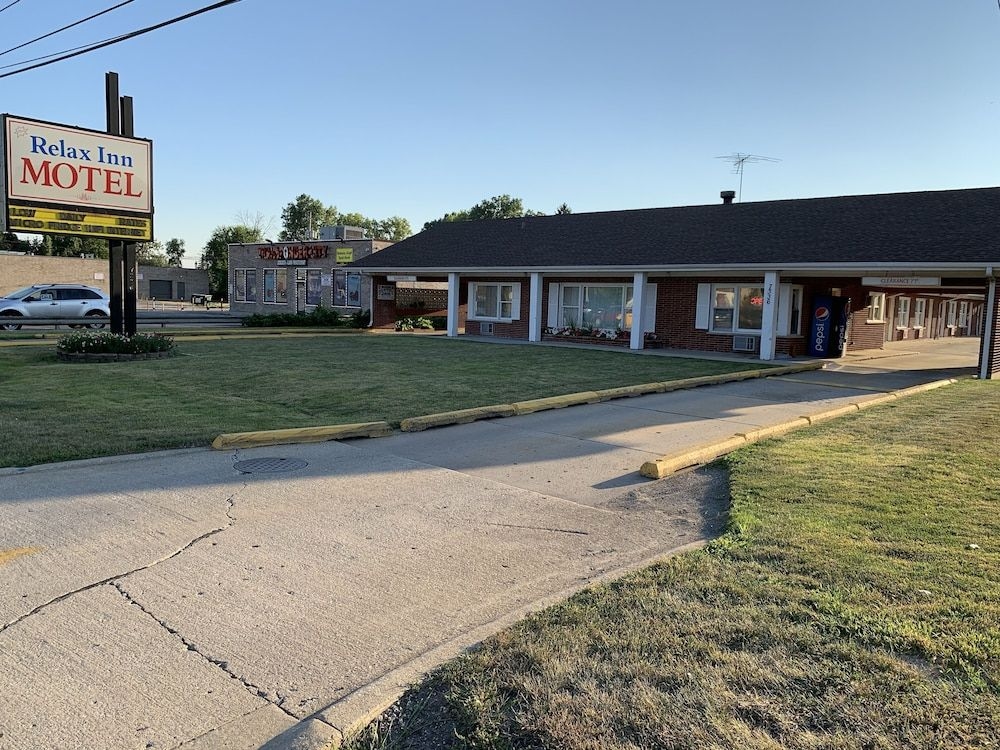 New Relax Inn Bridgeview2