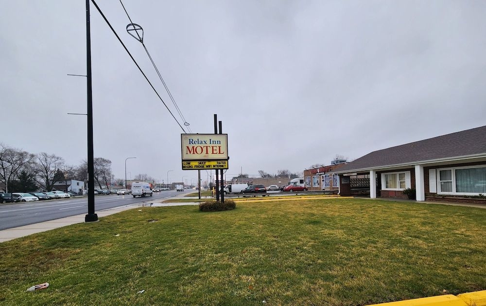 New Relax Inn Bridgeview4