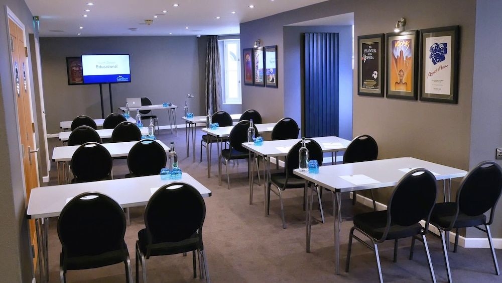 Carlton Hotel2