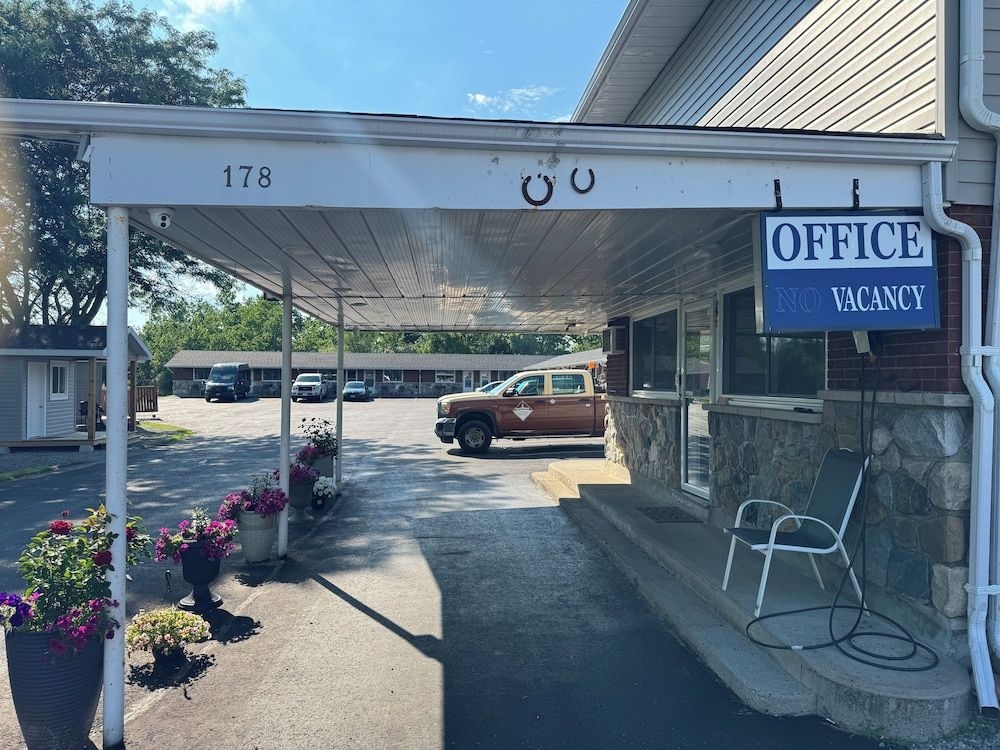 Rogers Motel0