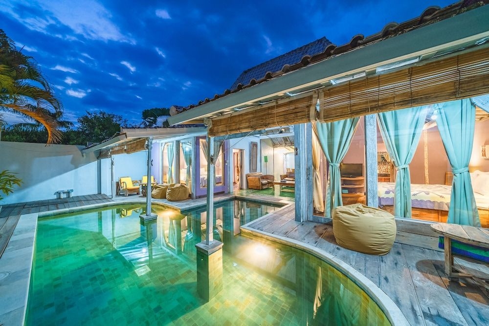 Villa West0