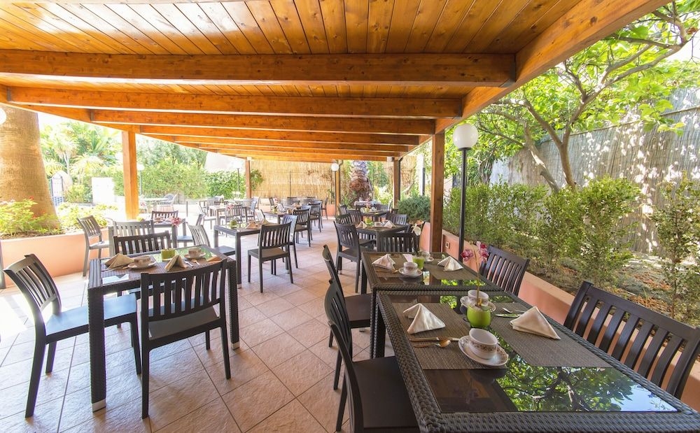 Eden Park Hotel3