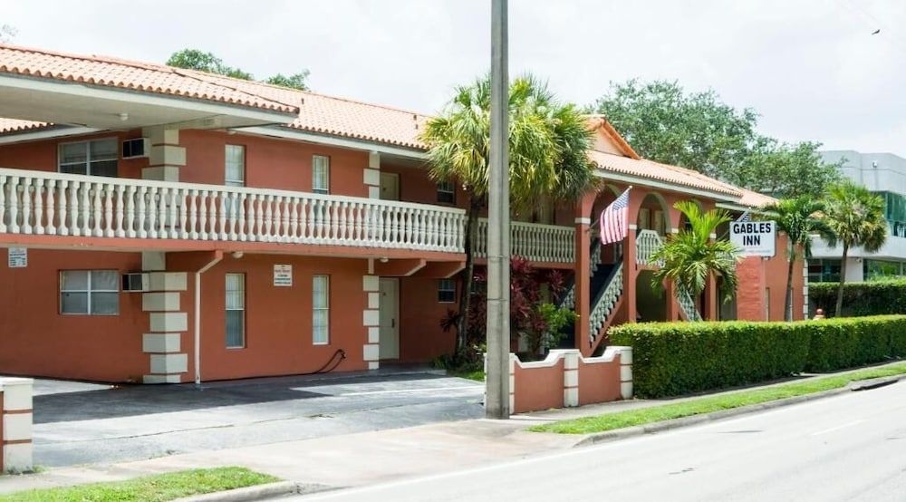 Gables Inn2