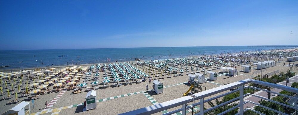 Hotel Ariston0