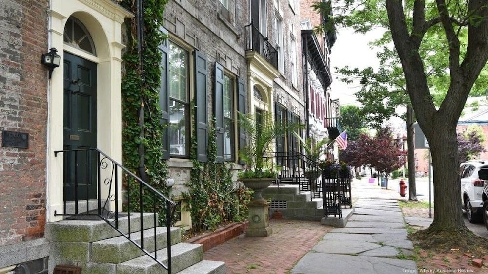 The Stockade Inn2