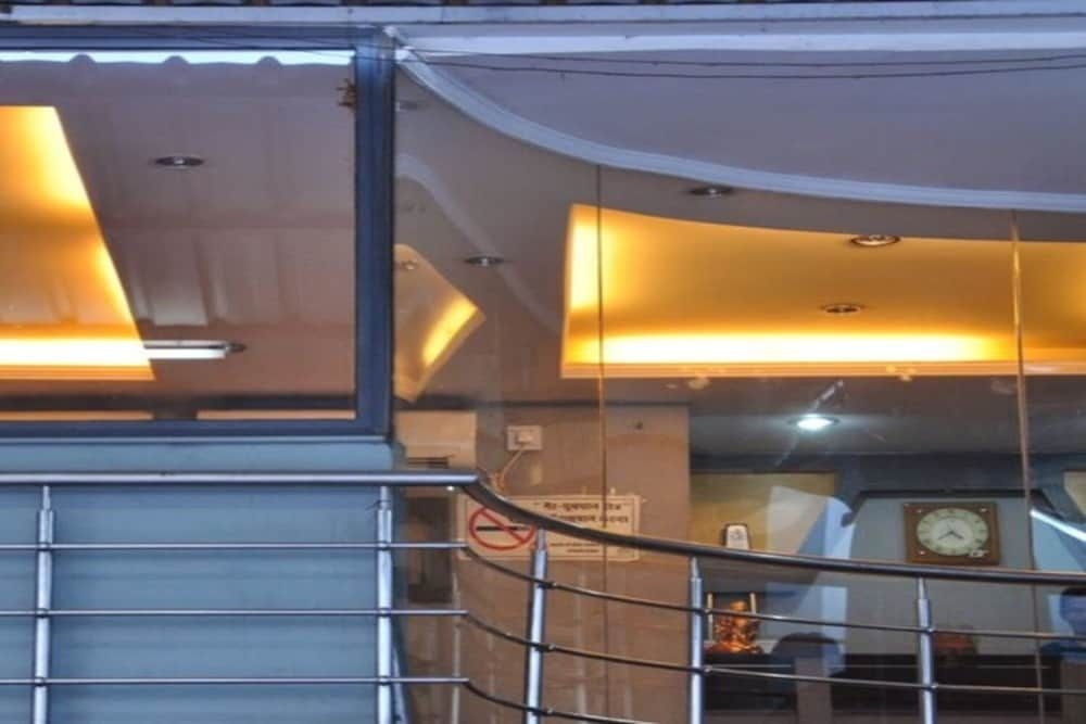 Hotel Rajdhani Plaza4