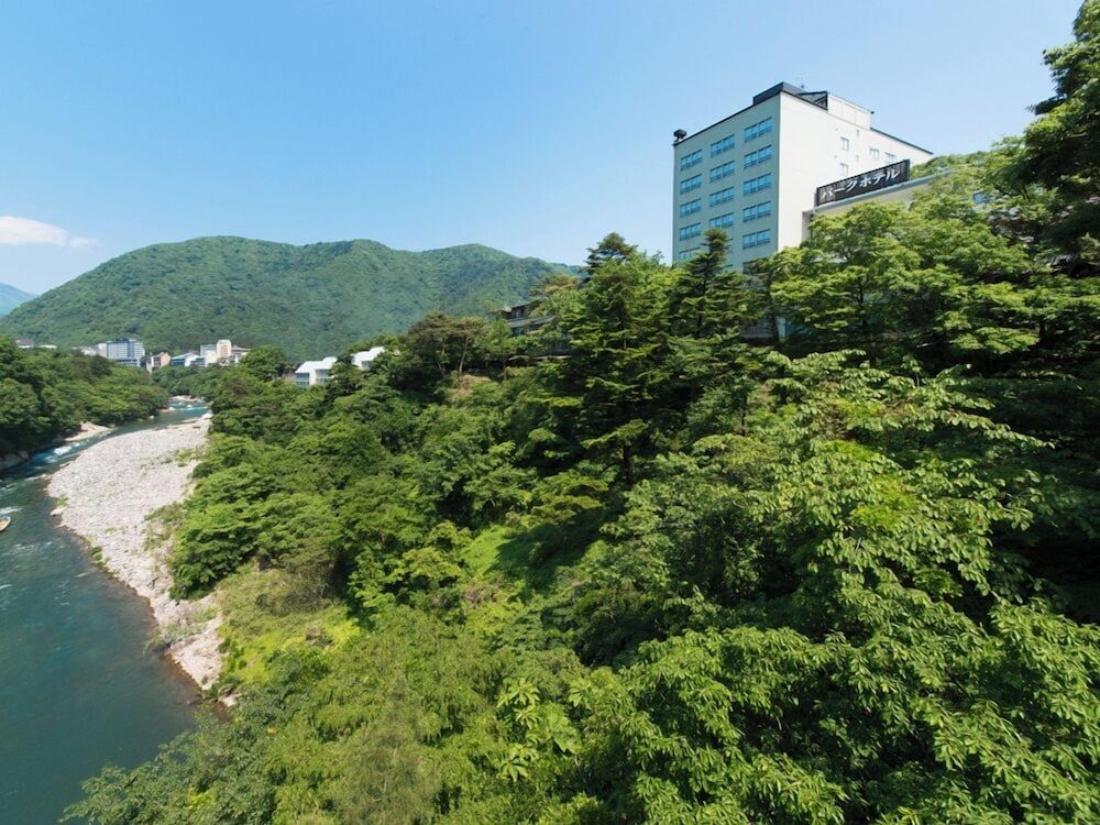 โรงแรมคินุงาวะ พาร์ค (Kinugawa Park Hotels)1