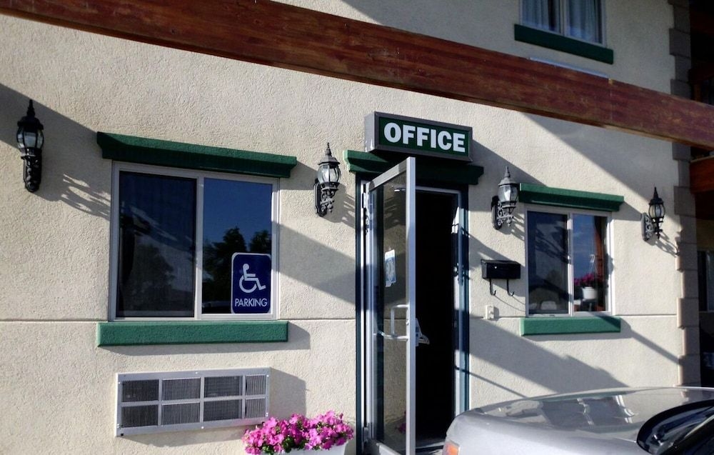 Green Gables Inn0