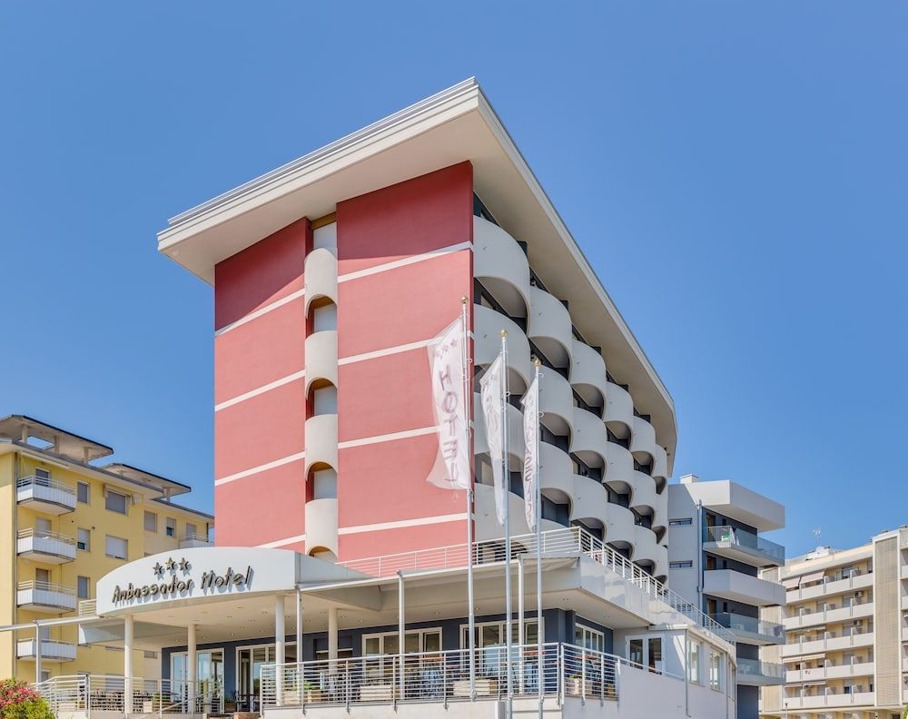 Hotel Ambassador0