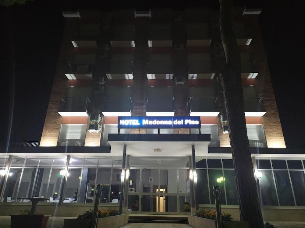 Hotel Madonna Del Pino3