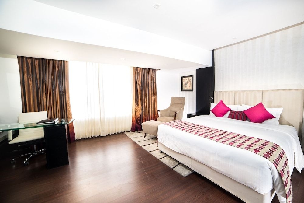โรงแรมแคลเรียน เพรสซิเดนท์ (Clarion Chennai)1