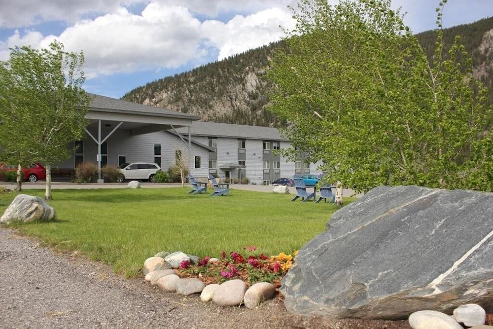 Whitewater Inn0