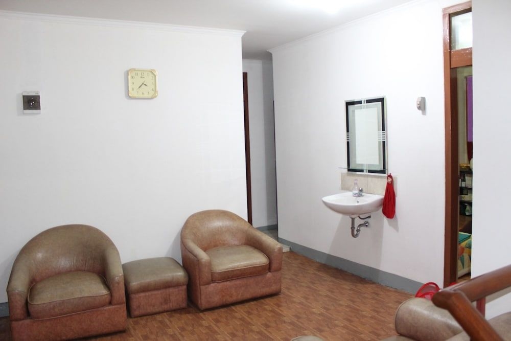 De Sun Pasteur Guest House0