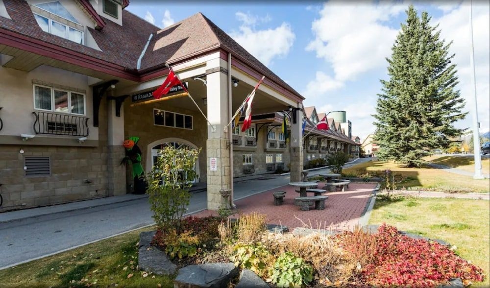 Ramada Canmore Inn and Suites1